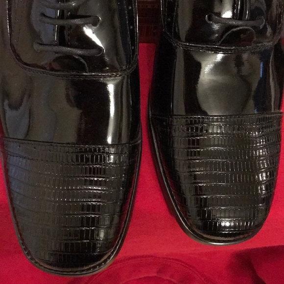 Alberto Fellini Cap Toe patent shoes